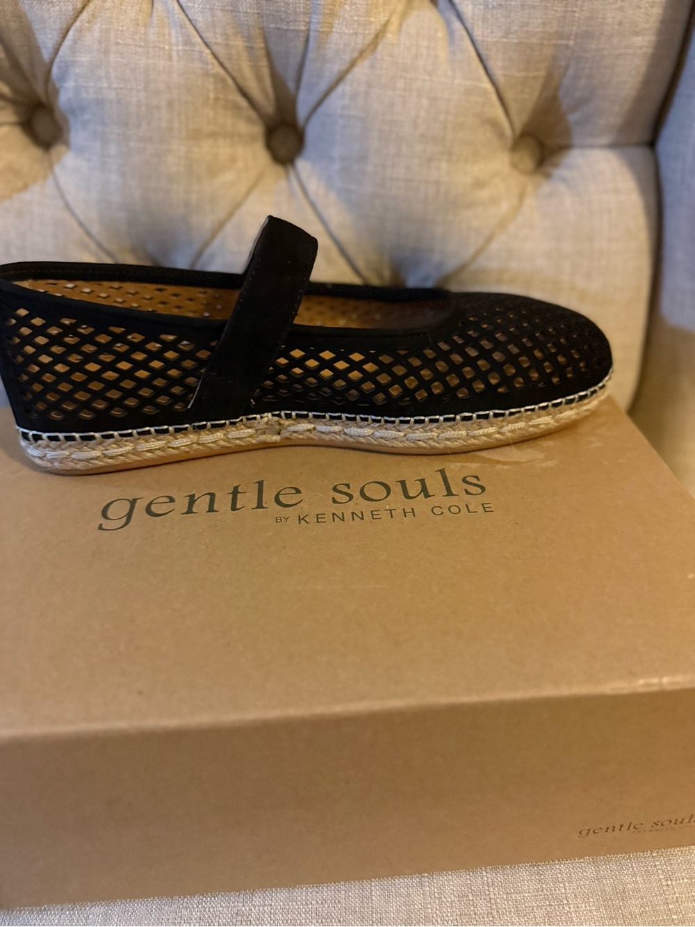 Gentle Souls By Kenneth Cole Women's Sienna Gladiator Sandals Black Nubuck - Picture 4 of 7